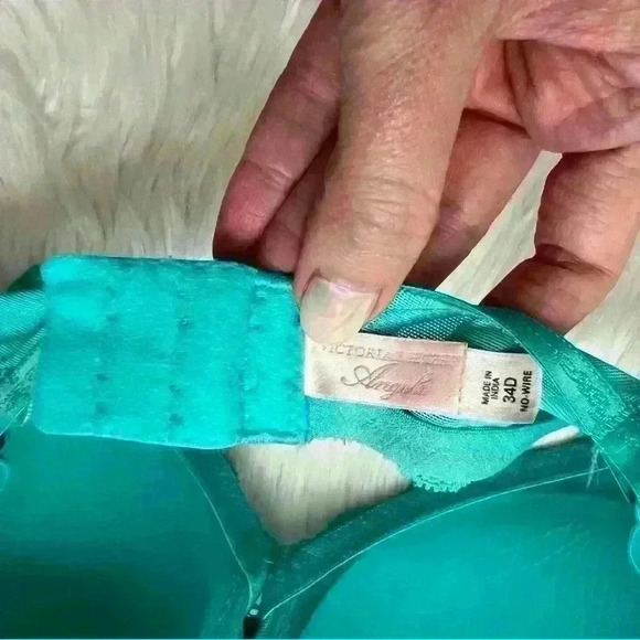 Victoria's Secret Angels Bra No Wire Plunge 34D - Picture 5 of 6